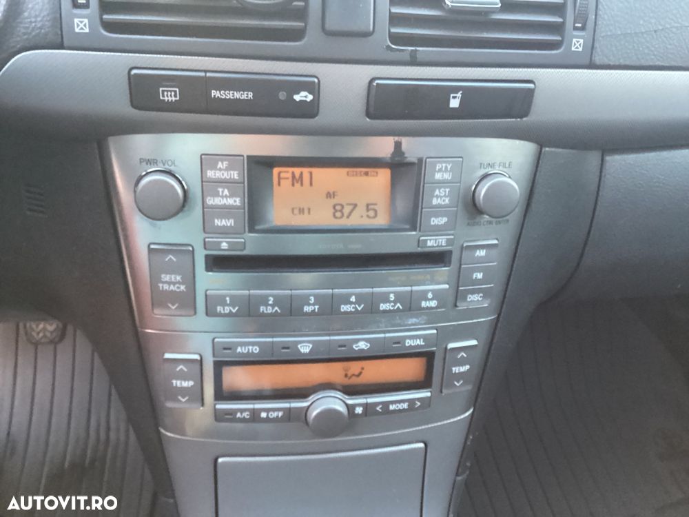 Toyota Avensis 2.0 D-4D Executiv - 13