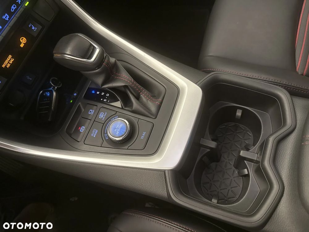Toyota RAV4 - 16