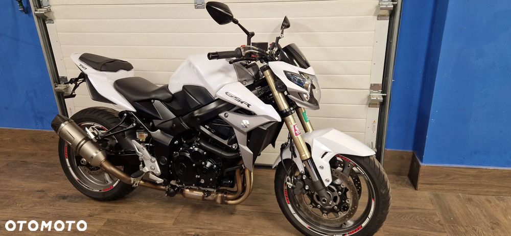 Suzuki GSR - 1