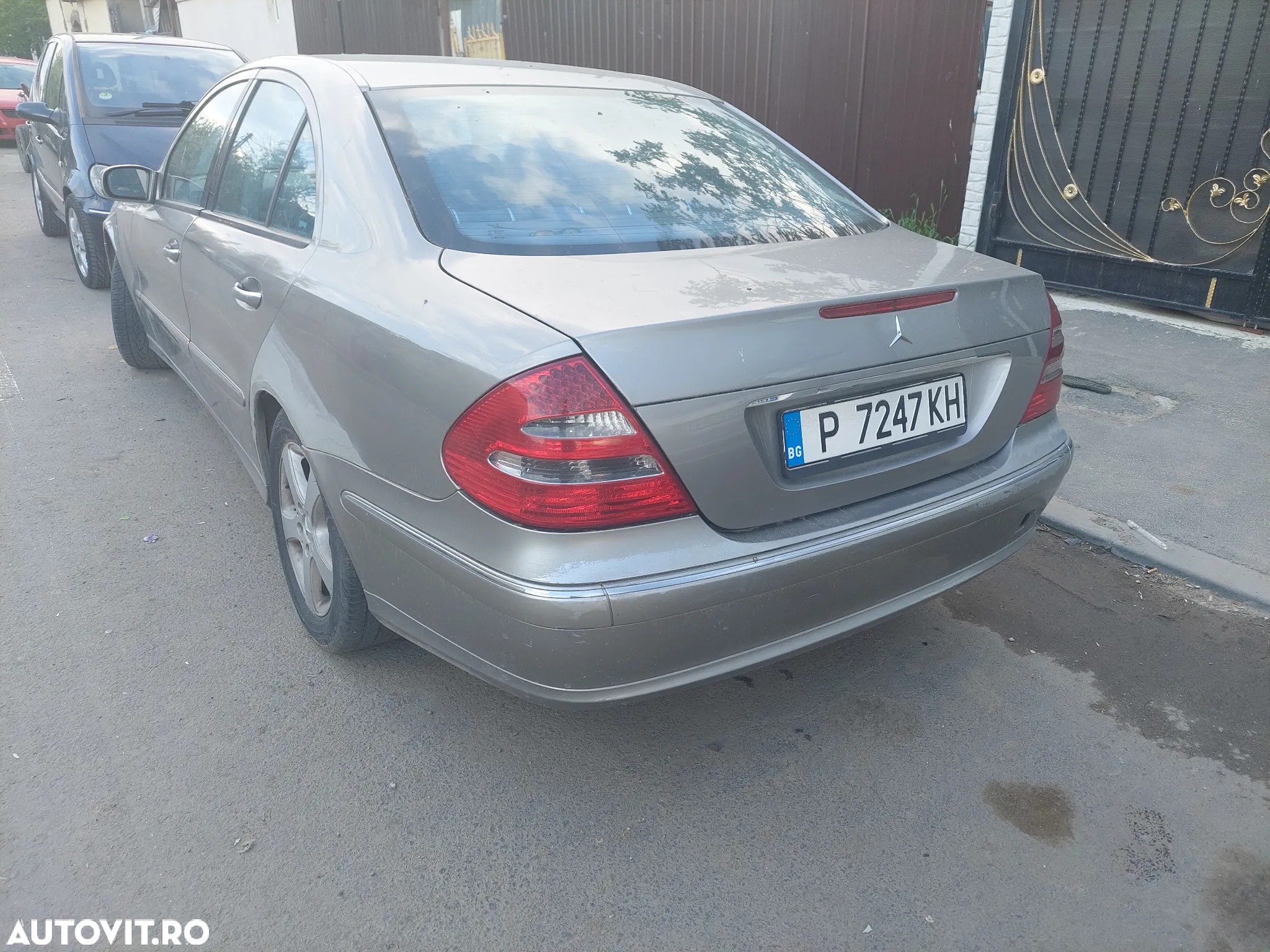 Dezmembrez Mercedes-Benz e class E320 Motor 3.0 140kw - 3