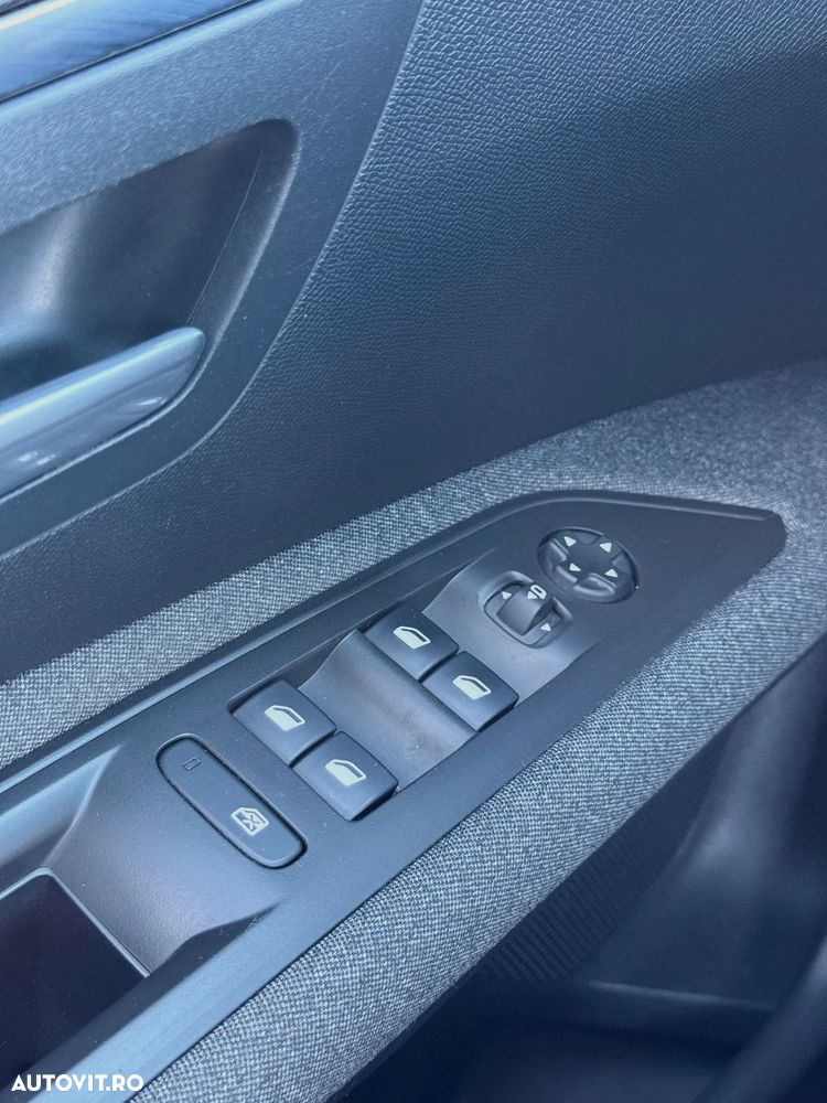 Peugeot 3008 1.6 BlueHDI S&S Allure - 28