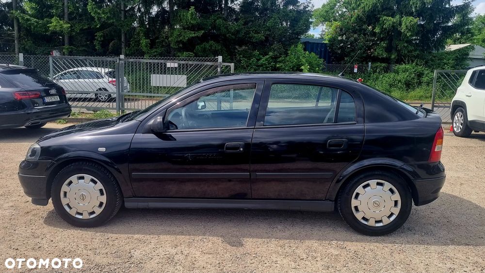 Opel Astra 1.4 Essentia - 4