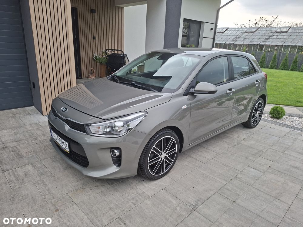 Kia Rio - 11