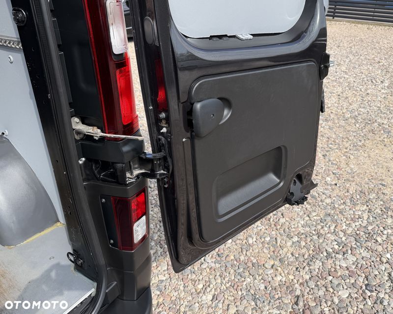 Renault TRAFIC VAN EXTRA L2H1, MAXI LONG, MOCNY SILNIK Euro 6 CI, 2.0 DCI 120KM, ROZRZĄD NA ŁAŃCUCHU, REFLEKTORY LED PURE VISION, KOLOR SPEC. CZARNY METALICZNY, DESIGN BUSINESS+ PAKIET FULL LED + PAKIET CHROM, MOBILNE BIURO, Furgon+ PEŁNA ZABUDOWA ŁADOWNI, Duża ładowność: 1168kg, Długa paka 3m, Pojemność 6,7m3 - 14