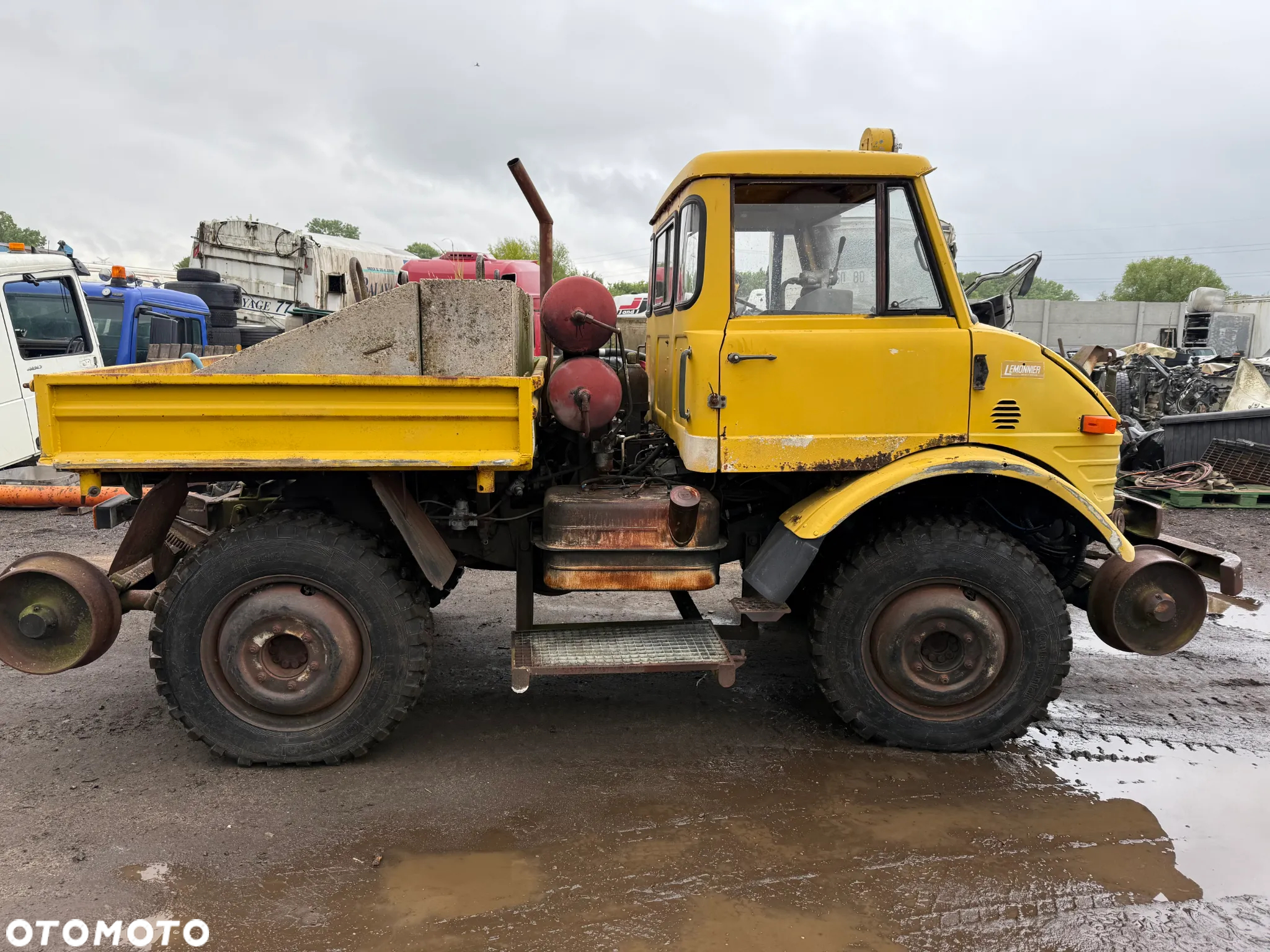 Mercedes-Benz UNIMOG 406B - 5