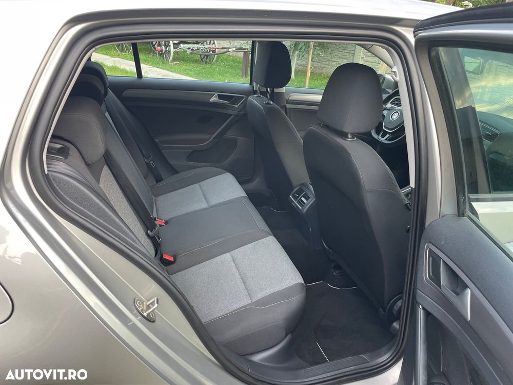 Volkswagen Golf - 15