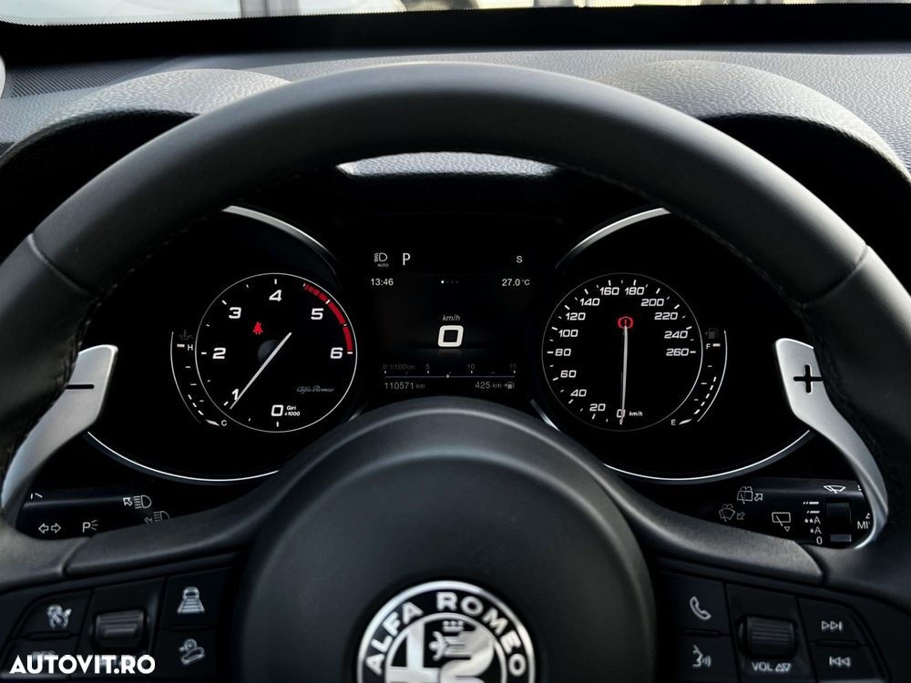 Alfa Romeo Stelvio - 17