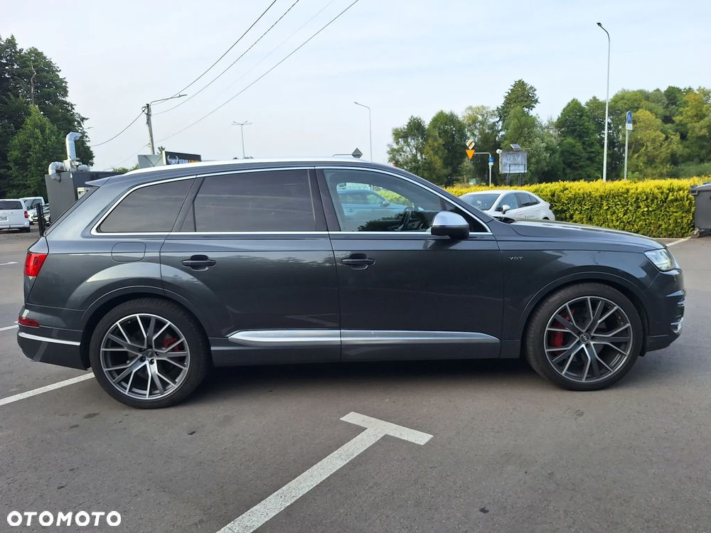 Audi SQ7 - 7