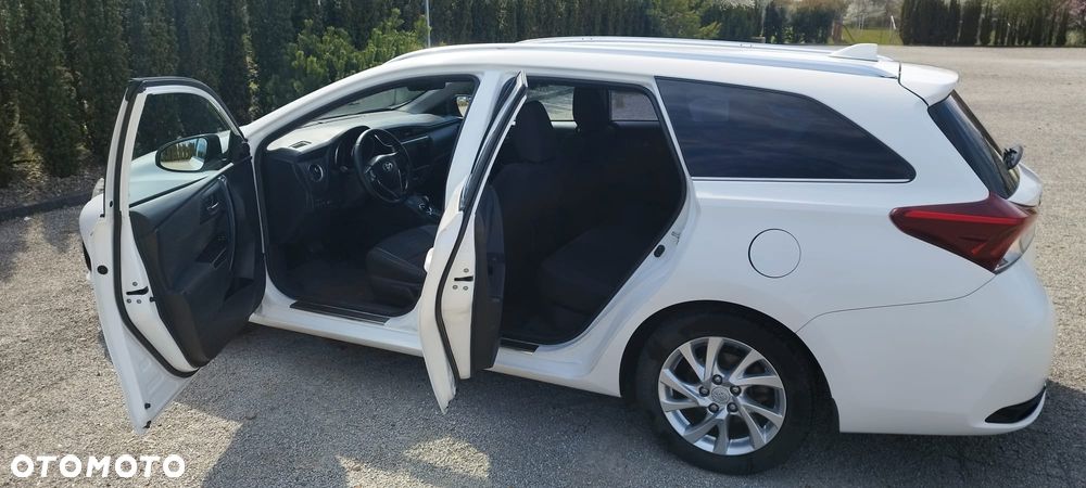Toyota Auris - 15