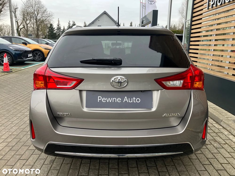 Toyota Auris 1.6 Premium - 5