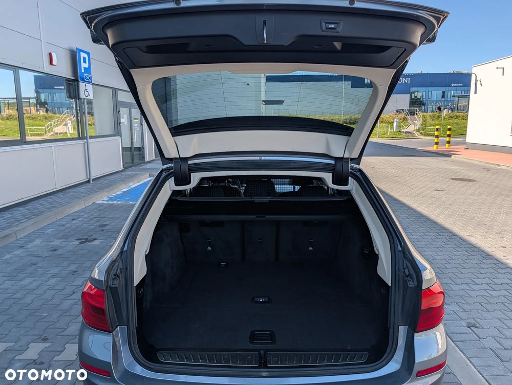 BMW Seria 5 530d xDrive Sport Line - 26
