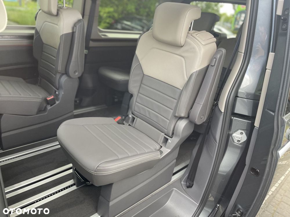 Volkswagen Multivan - 18