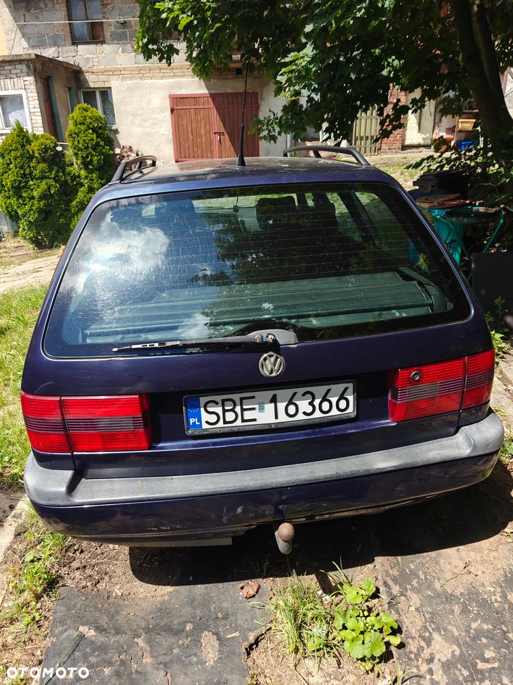 Volkswagen Passat - 4