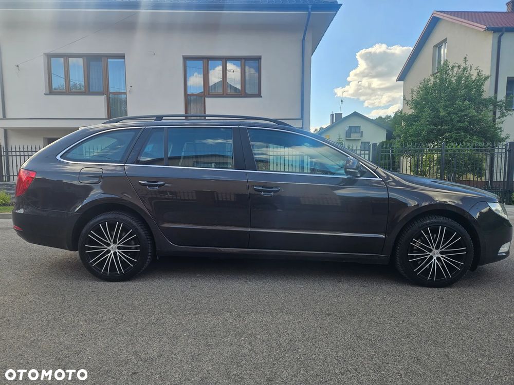 Skoda Superb 2.0 TDI DSG Elegance - 8