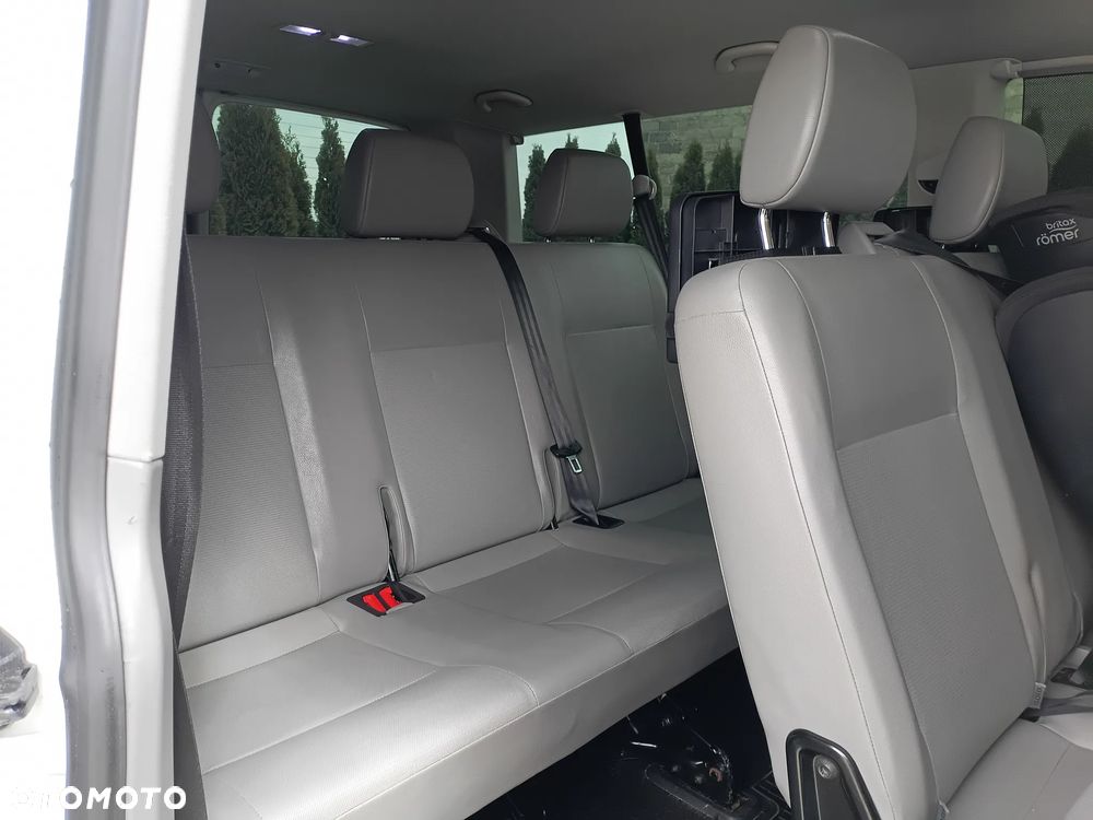 Volkswagen Caravelle - 11