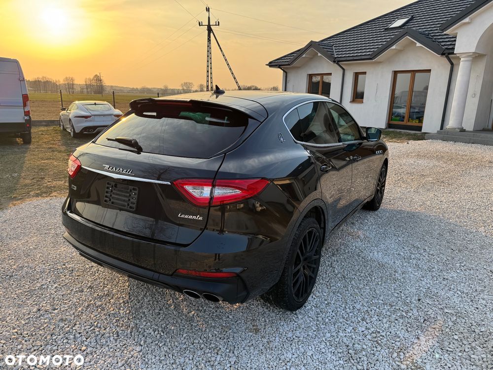 Maserati Levante GTS Q4 - 8