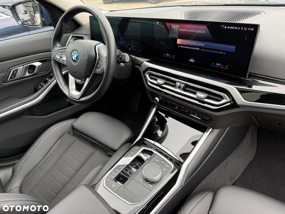 BMW Seria 3 320e M Sport - 23