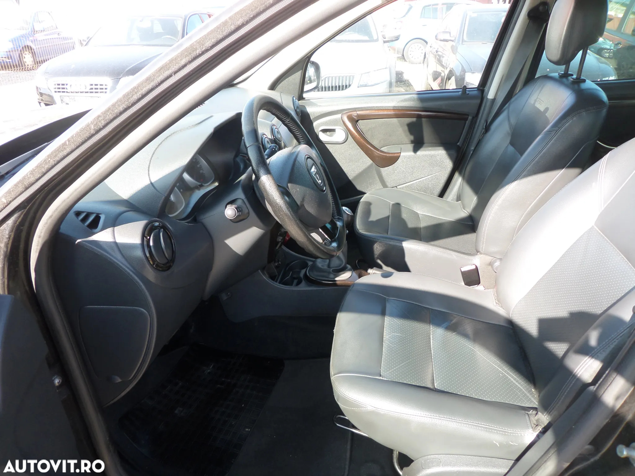Dacia Duster 1.5 dCi 4x2 Laureate - 12