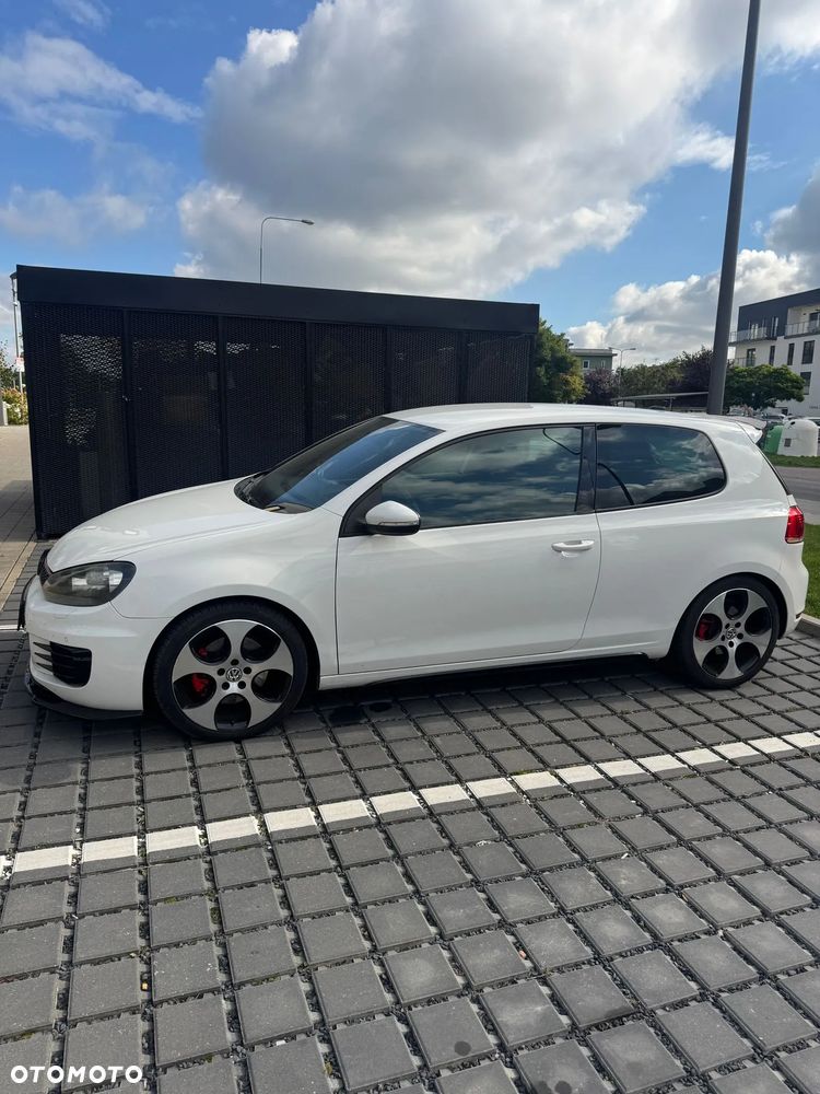 Volkswagen Golf VI 2.0 TSI GTI - 2