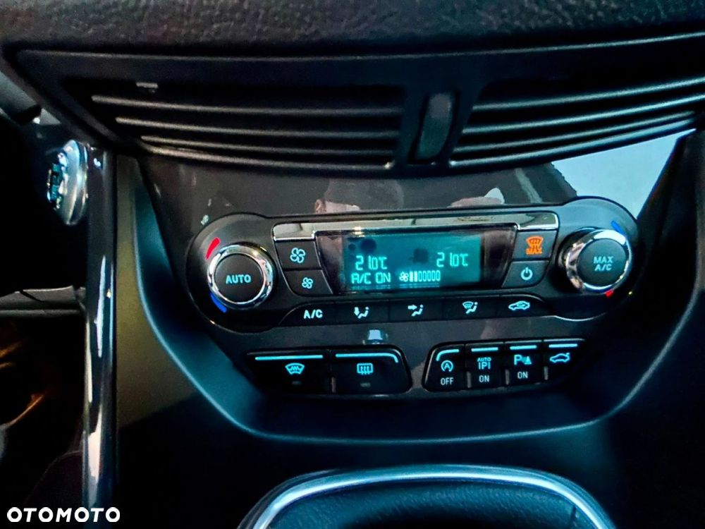 Ford Kuga - 36