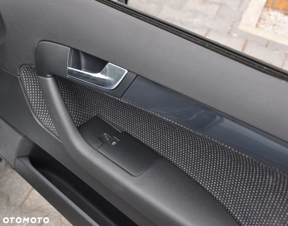 Audi A3 Sportback 2.0 TDI DPF Ambiente - 22