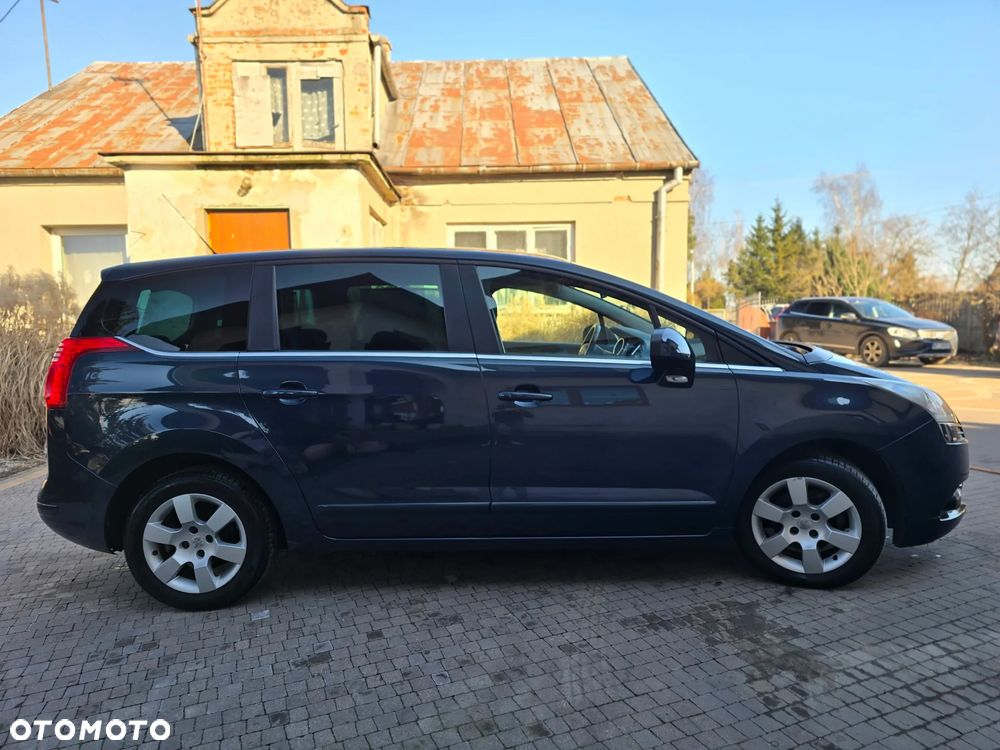 Peugeot 5008 - 10