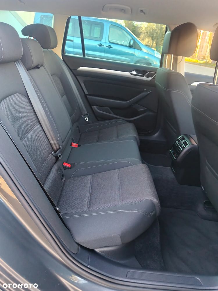 Volkswagen Passat 2.0 TDI (BlueMotion Technology) Comfortline - 12