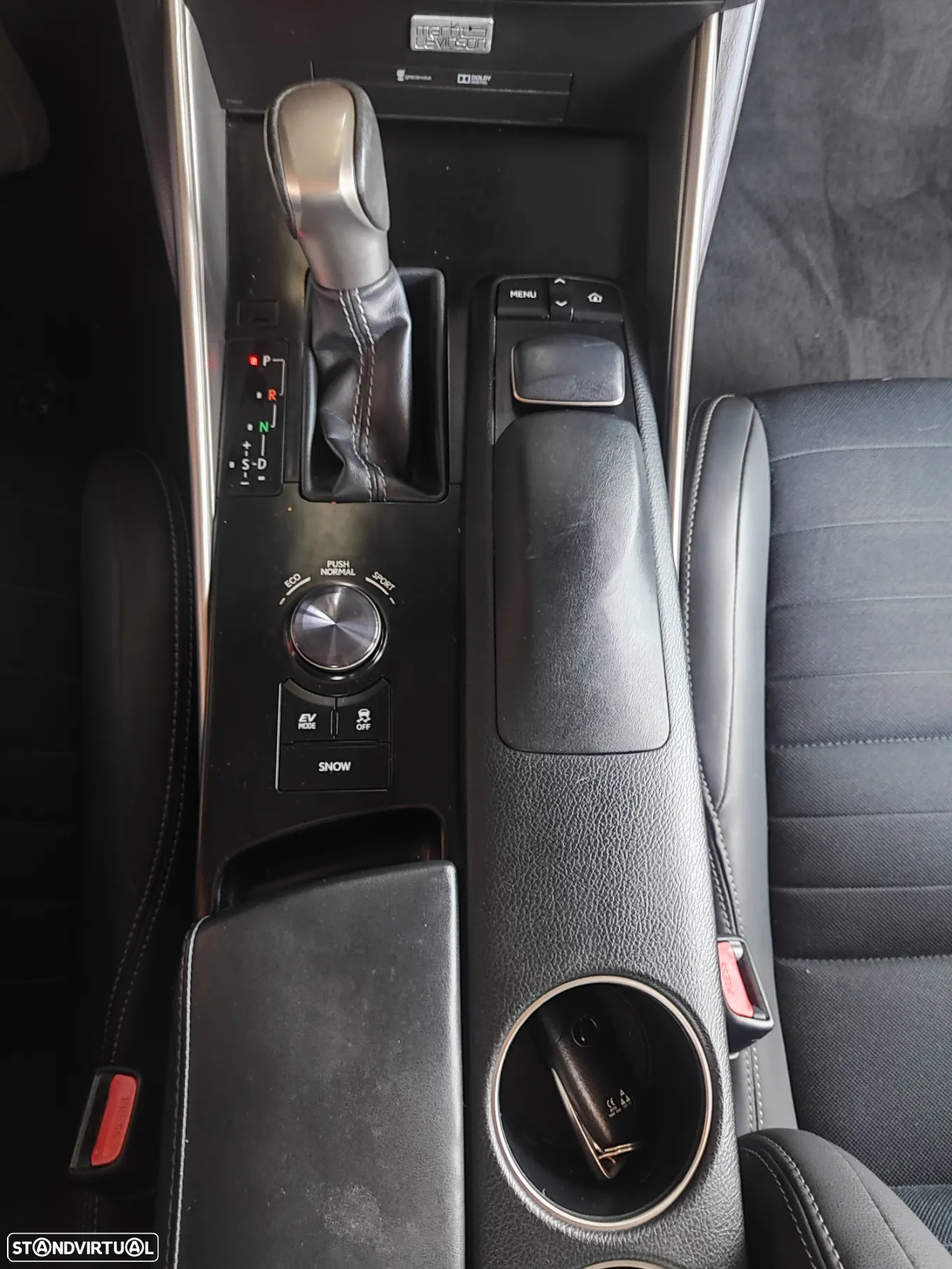 Lexus IS 300H Executive+ - 35