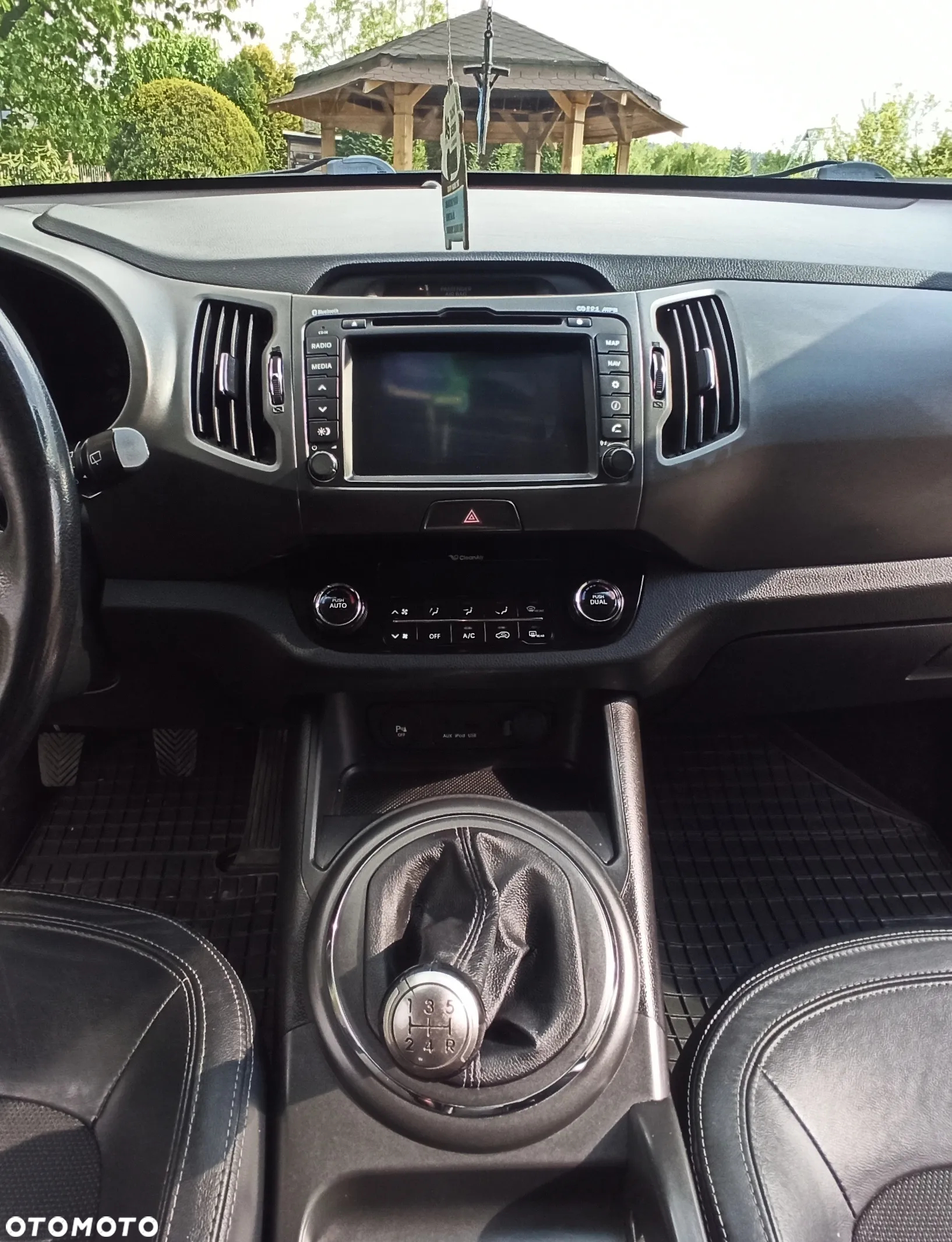 Kia Sportage 2.0 L - 14