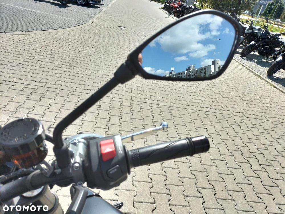 Yamaha MT - 17
