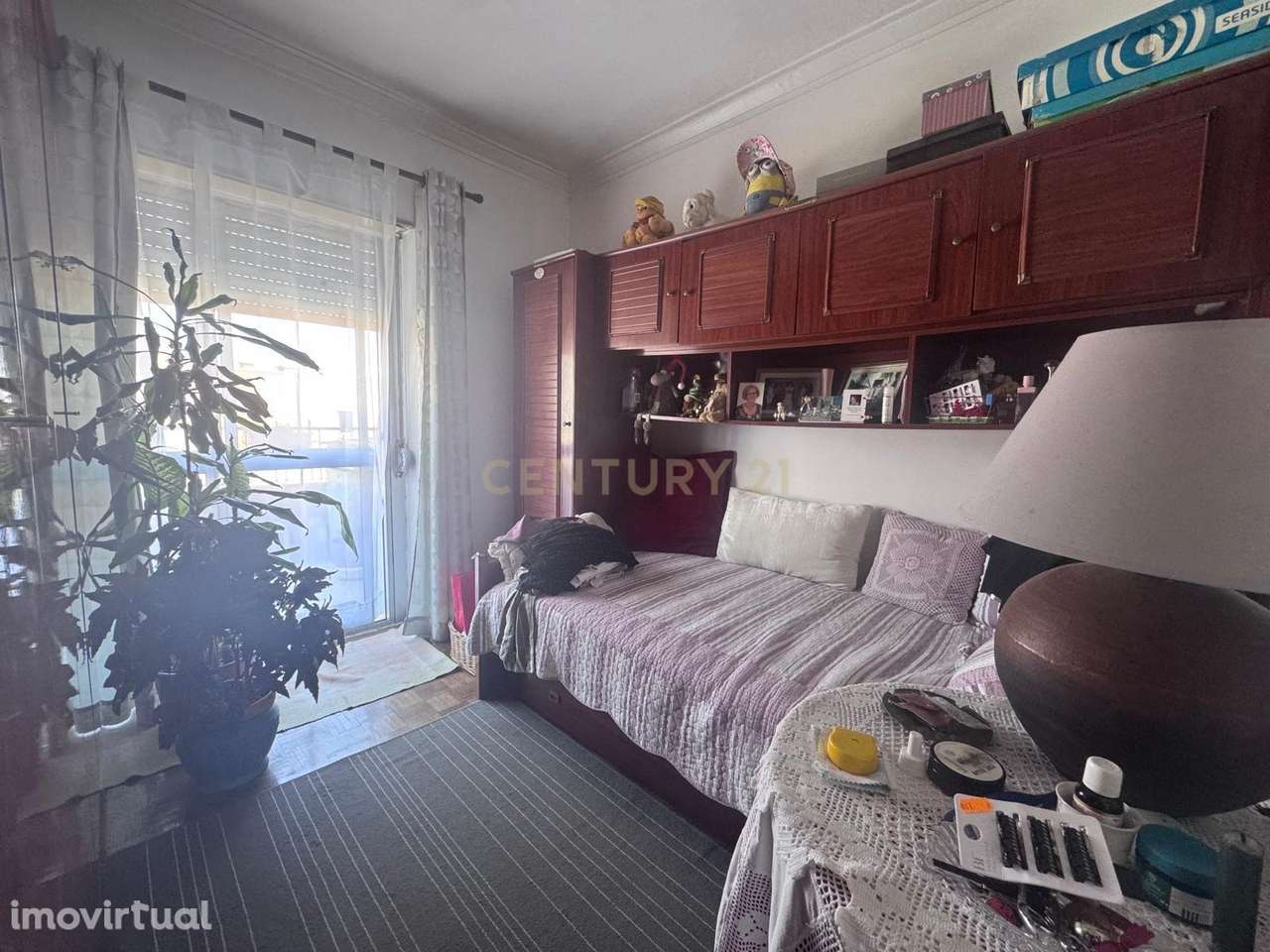 Oportunidade de Investimento em Queluz – Duplex transformado em dois T - Grande imagem: 3/16