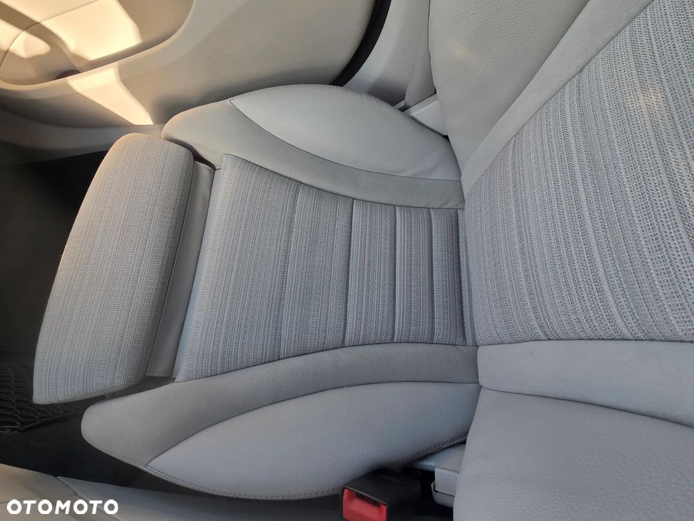 Mercedes-Benz Klasa C 200 7G-TRONIC Exclusive - 16