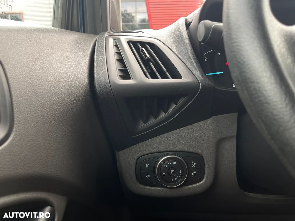 Ford Transit Connect - 9