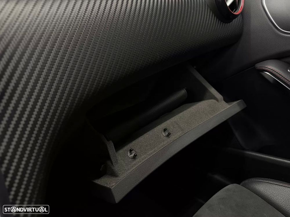 Mercedes-Benz A 180 d AMG Line Aut. — fotografia 42