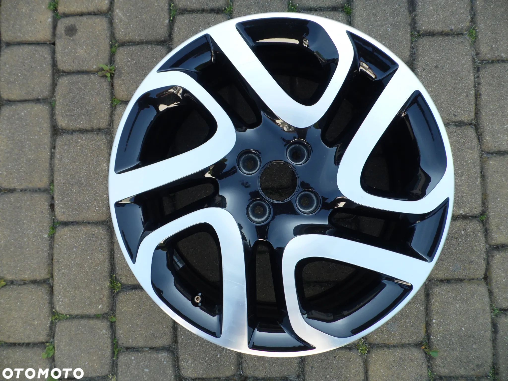 Felga 17'' 4x100 Renault Captur 6,5x17 ET40 - 1