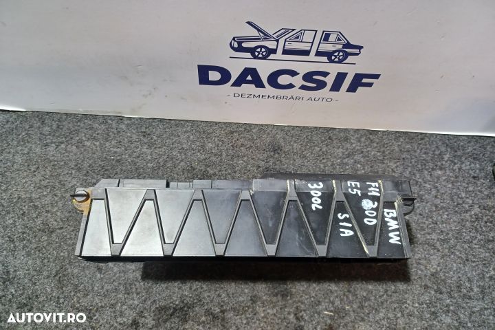 Panou sigurante si relee 9252815 - 03 BMW Seria 5 F11 [2009 - 2013] T - 2