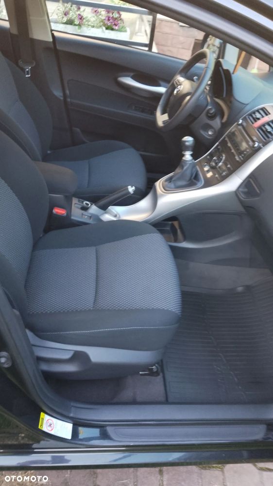 Toyota Auris 1.6 Premium + - 21
