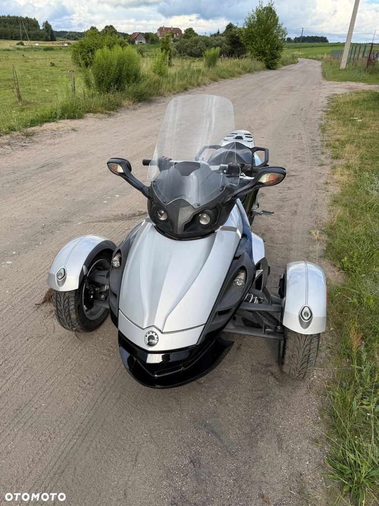 Can-Am Spyder - 9