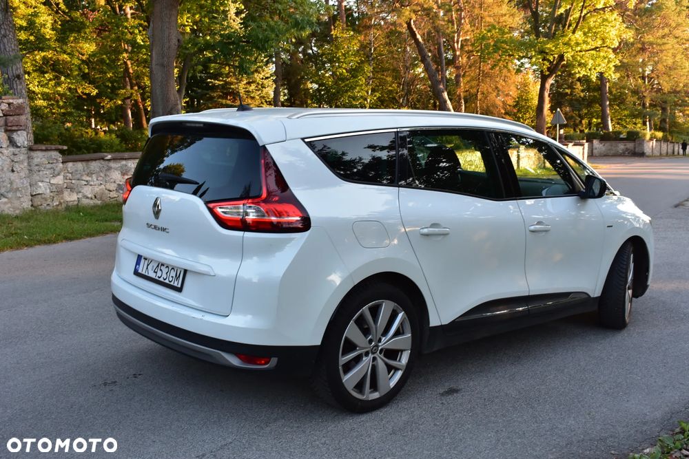 Renault Grand Scenic - 12