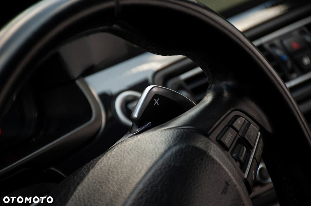 BMW Seria 5 520d - 26