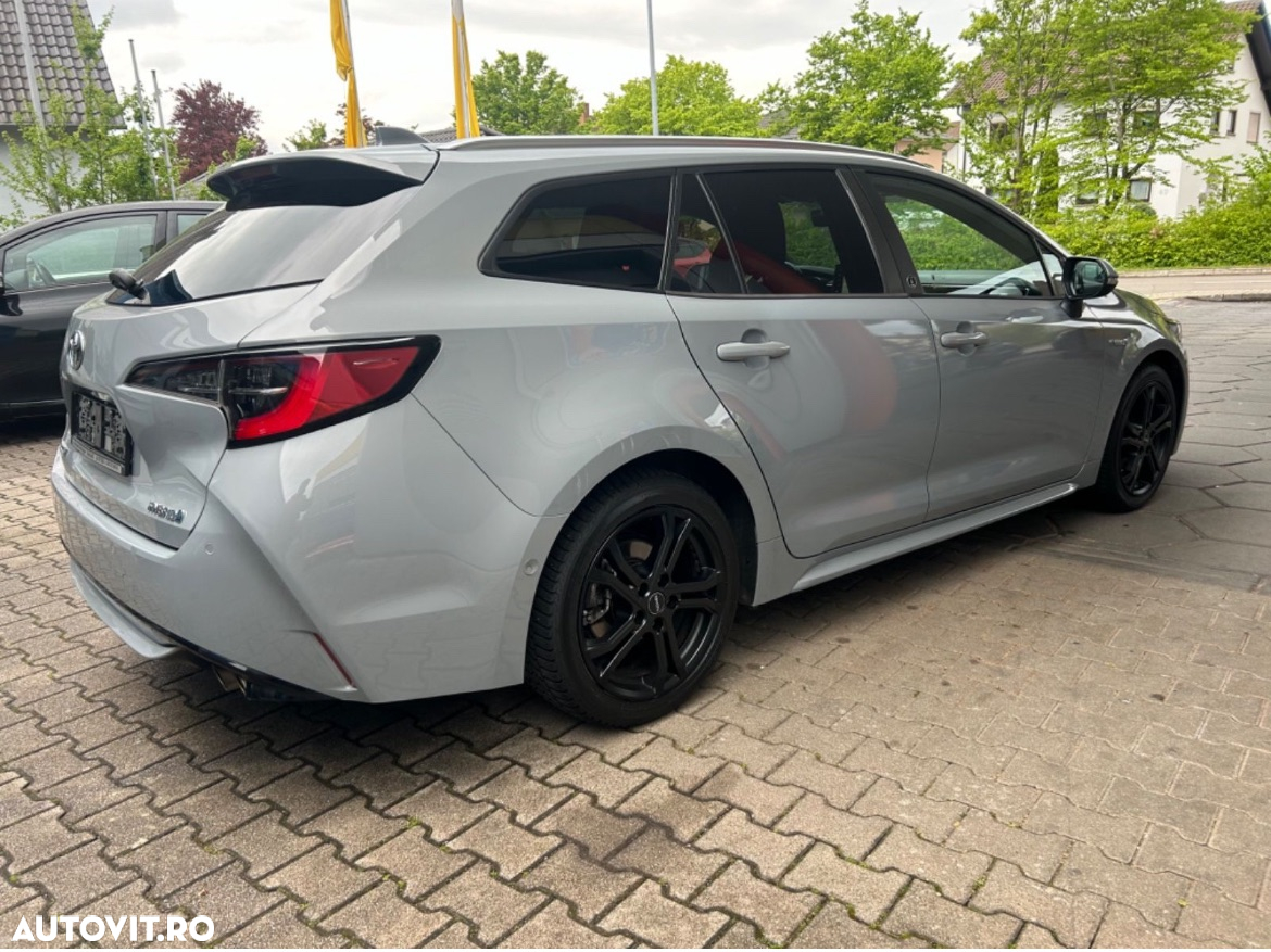 Toyota Corolla 2.0 Hybrid Team Deutschland - 5