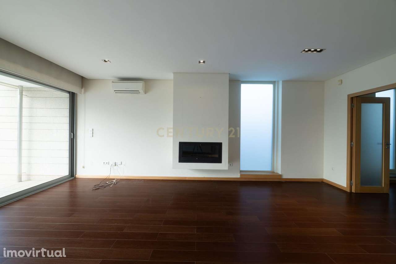 Moradia T4 em Arcozelo - Grande imagem: 2/57