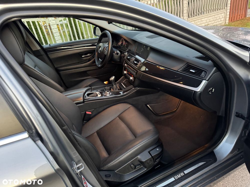 BMW Seria 5 520d Special Edition - 23