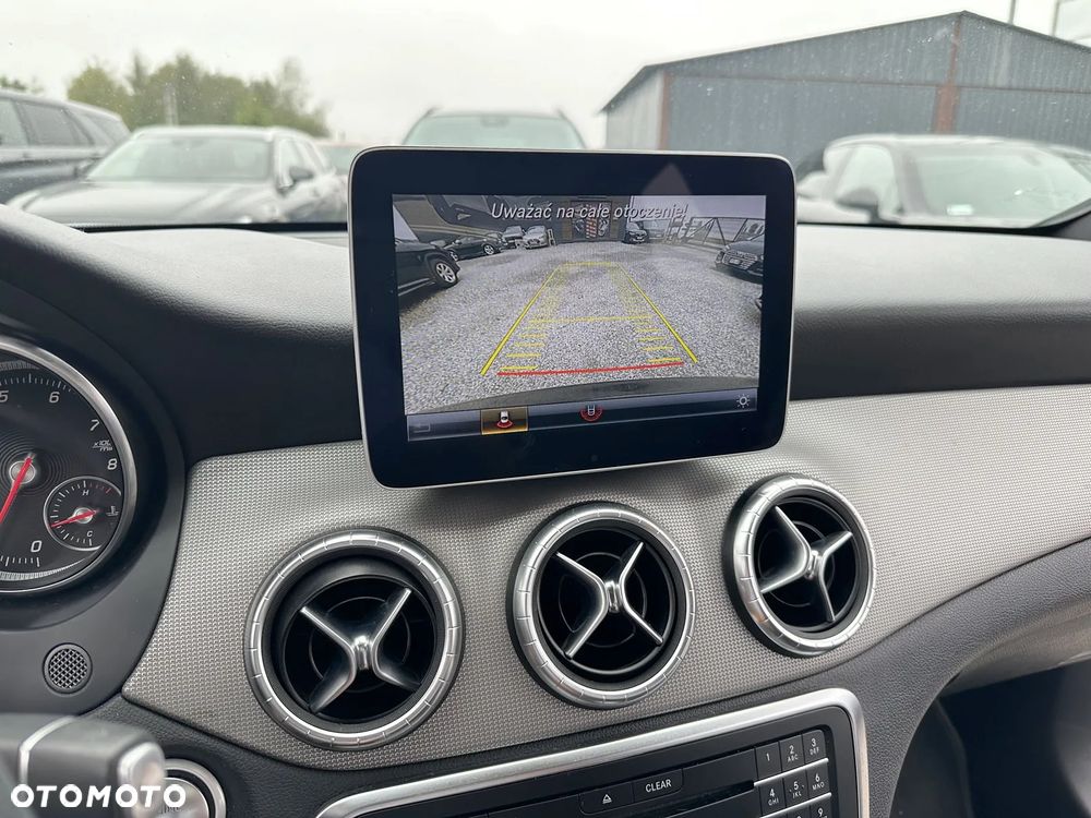 Mercedes-Benz CLA 250 7G-DCT - 10