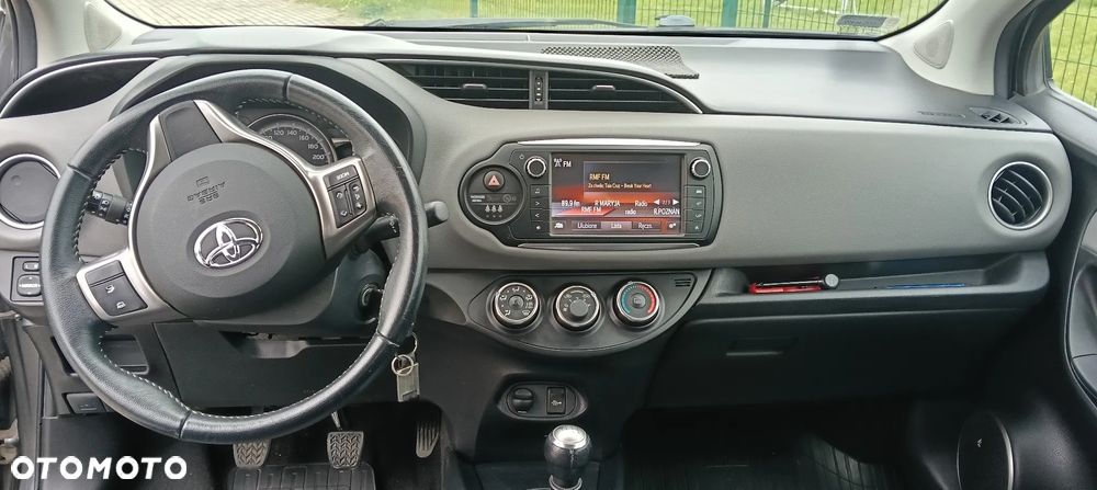 Toyota Yaris 1.33 Premium EU6 - 7