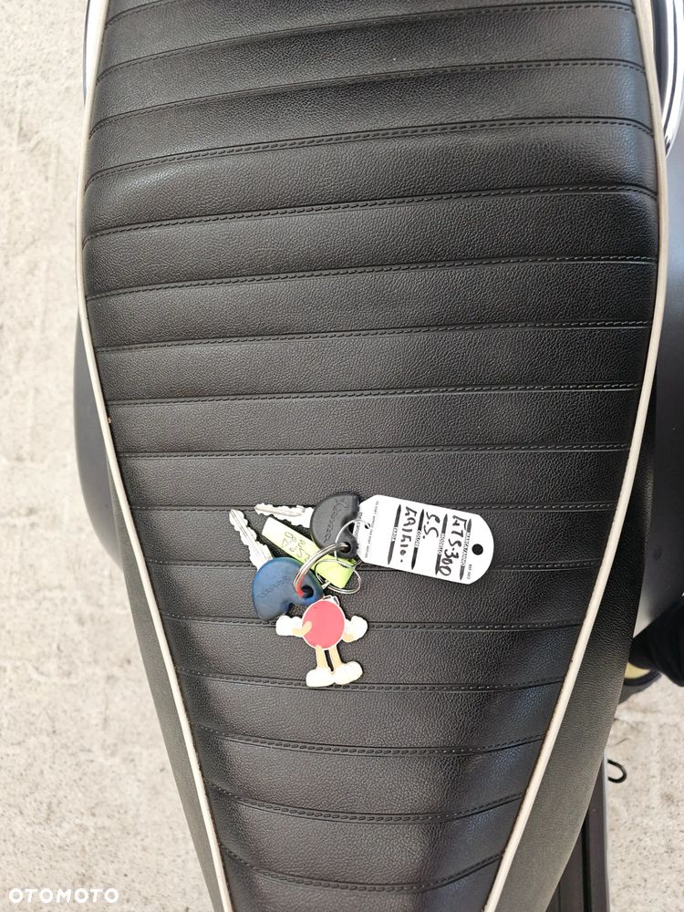 Piaggio Vespa - 26