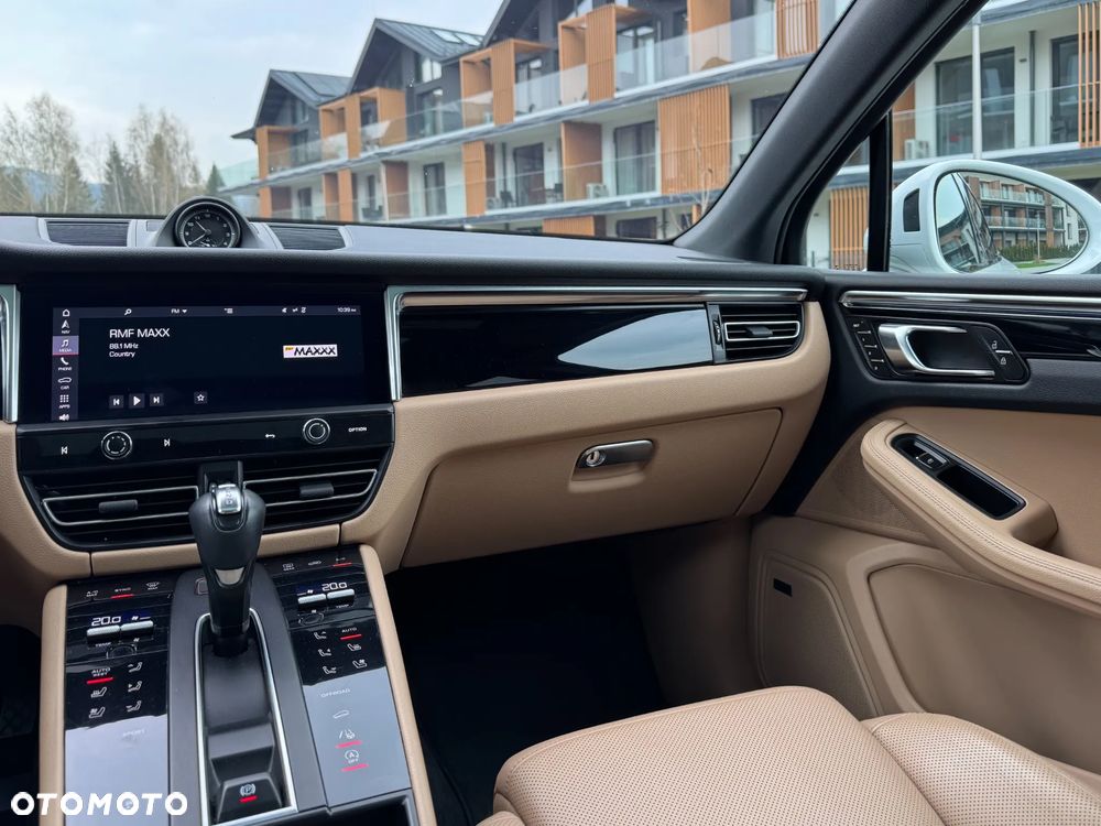 Porsche Macan Standard - 36