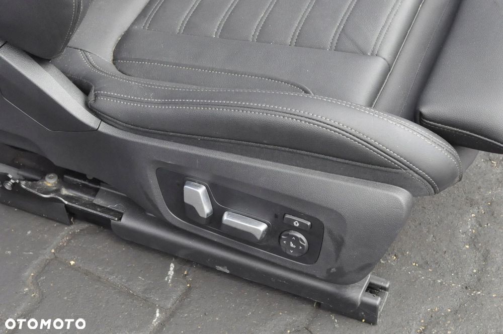 BMW I4 G26 FOTELE KANAPA BOCZKI SKÓRA M-PAKIET ANGLIK 23R - 7
