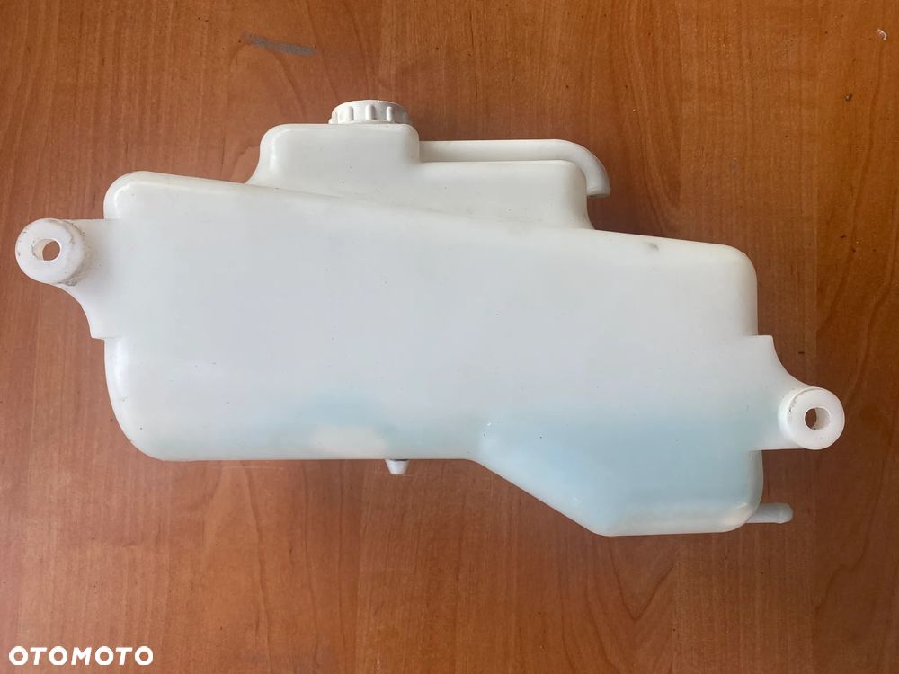 ZBIORNIK WYRÓWNAWCZY PŁYNU CHŁODZĄCEGO MITSUBISHI L200 - 1