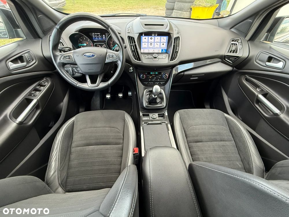 Ford Kuga 1.5 TDCi 2x4 ST-Line - 23